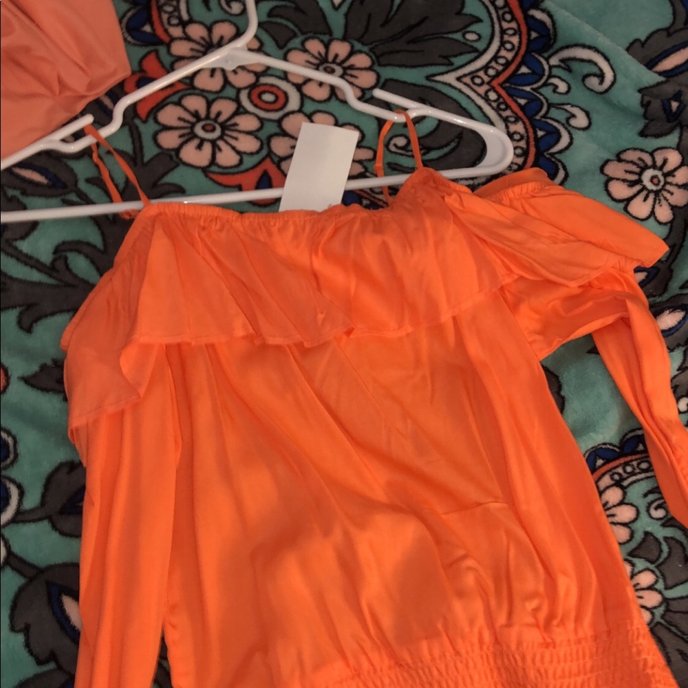 Neon orange shirt !